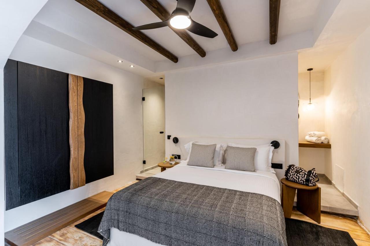 Amer Suites Фира Екстериор снимка