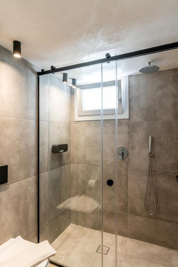 Amer Suites Фира Екстериор снимка