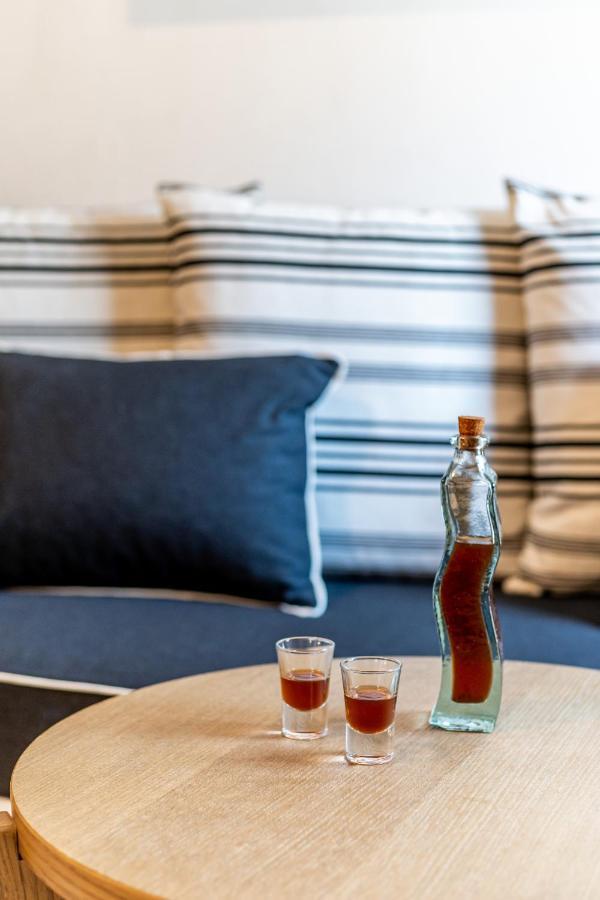 Amer Suites Фира Екстериор снимка